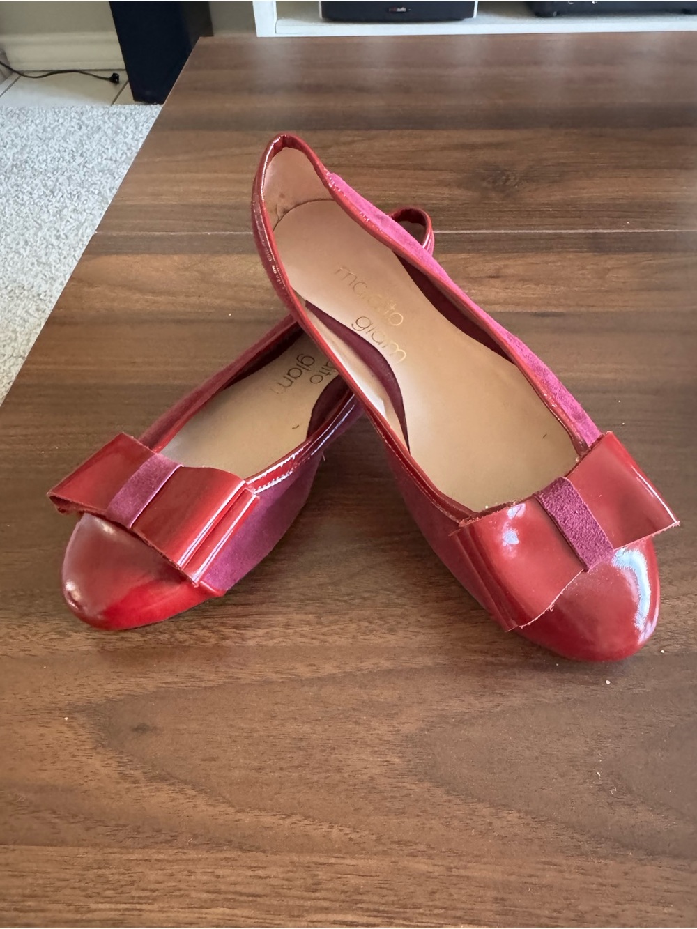 Women's Red/ burgundy Patent Ballet Flats with Bow Accent